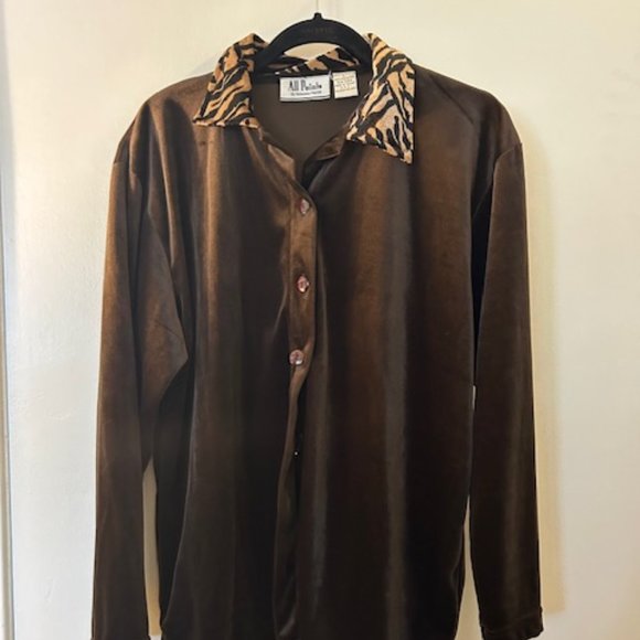 All Points Vintage Velvet Top with Tiger Trim Size Large - Picture 1 of 1